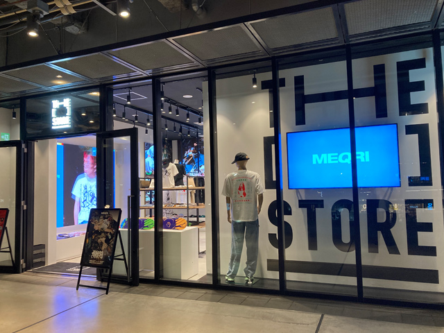 「THE [　] STORE」デジタルサイネージの役割